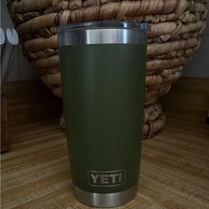 YETI Green Tumbler 20 oz
